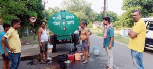 *हर्ल के द्वरा सिंदरी शहर वासियों के लिए निःशुल्क पानी वितरण*