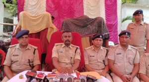 बाइक चोरी वारदात में पुलिस को मिली बड़ी सफलता,5 शातिर चोरों को किया गिरफ्तार, चोरी की गई 12 बाइक भी किया बरामद